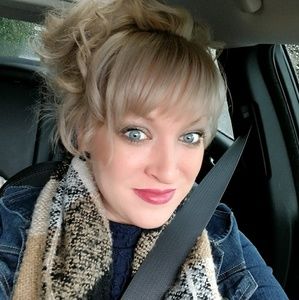 Meet your Posher, Catherine